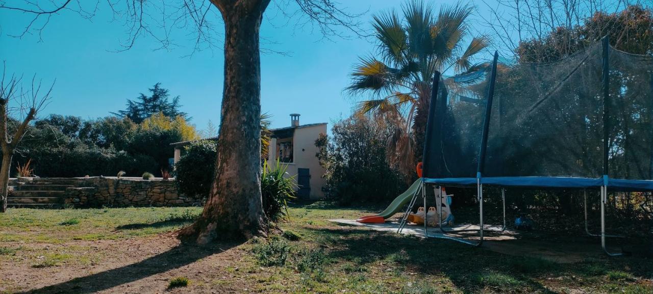 Offrez-Vous Un Sejour Dans Notre Gite A Entressen Une Grande Piscine Pour Se Rafraichir ,Un Espace De Jeux Pour Enfants Pour Des Heures De Divertissement Un Terrain De Petanque Pour Des Parties Endiablees 외부 사진