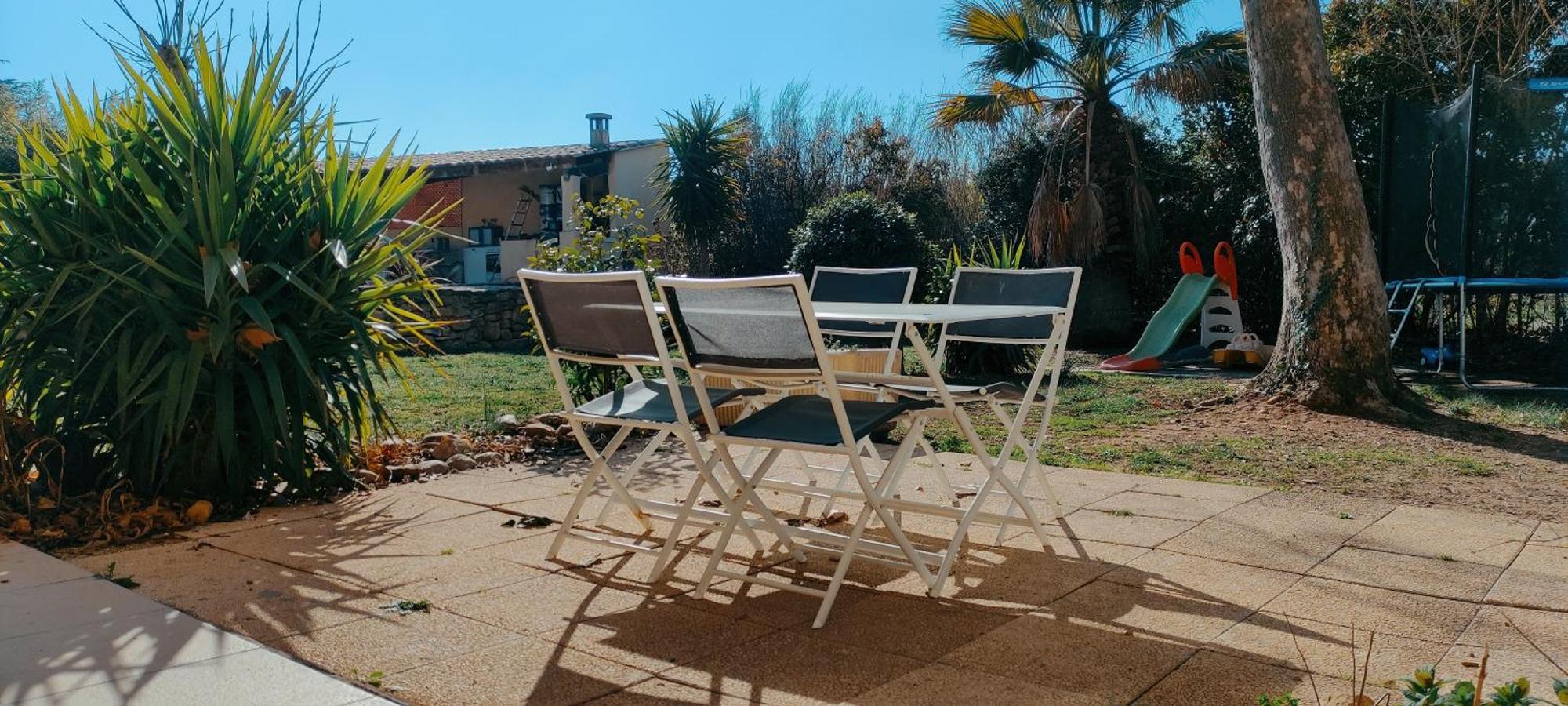 Offrez-Vous Un Sejour Dans Notre Gite A Entressen Une Grande Piscine Pour Se Rafraichir ,Un Espace De Jeux Pour Enfants Pour Des Heures De Divertissement Un Terrain De Petanque Pour Des Parties Endiablees 외부 사진
